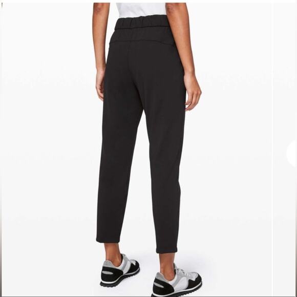 Lululemon On The Fly Black Pants - Picture 4 of 9
